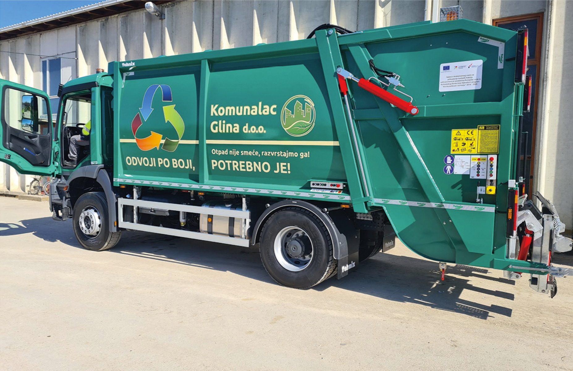 EKOMUNAL modern utility vehicle