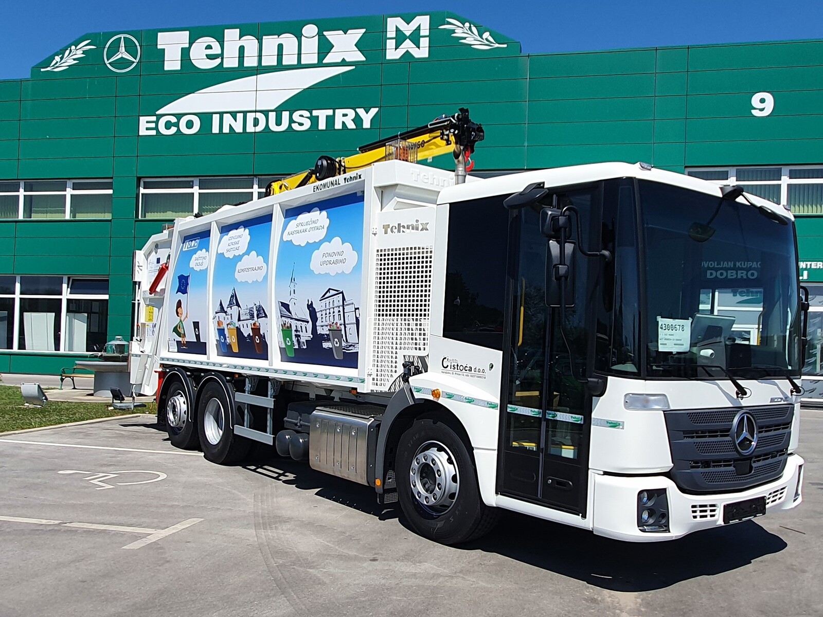 EKOMUNAL modern utility vehicle