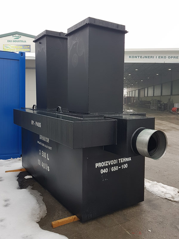 Sepatator with bypass