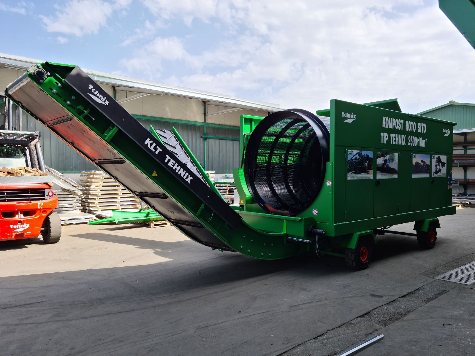 Universal mobile rotary compost sleve